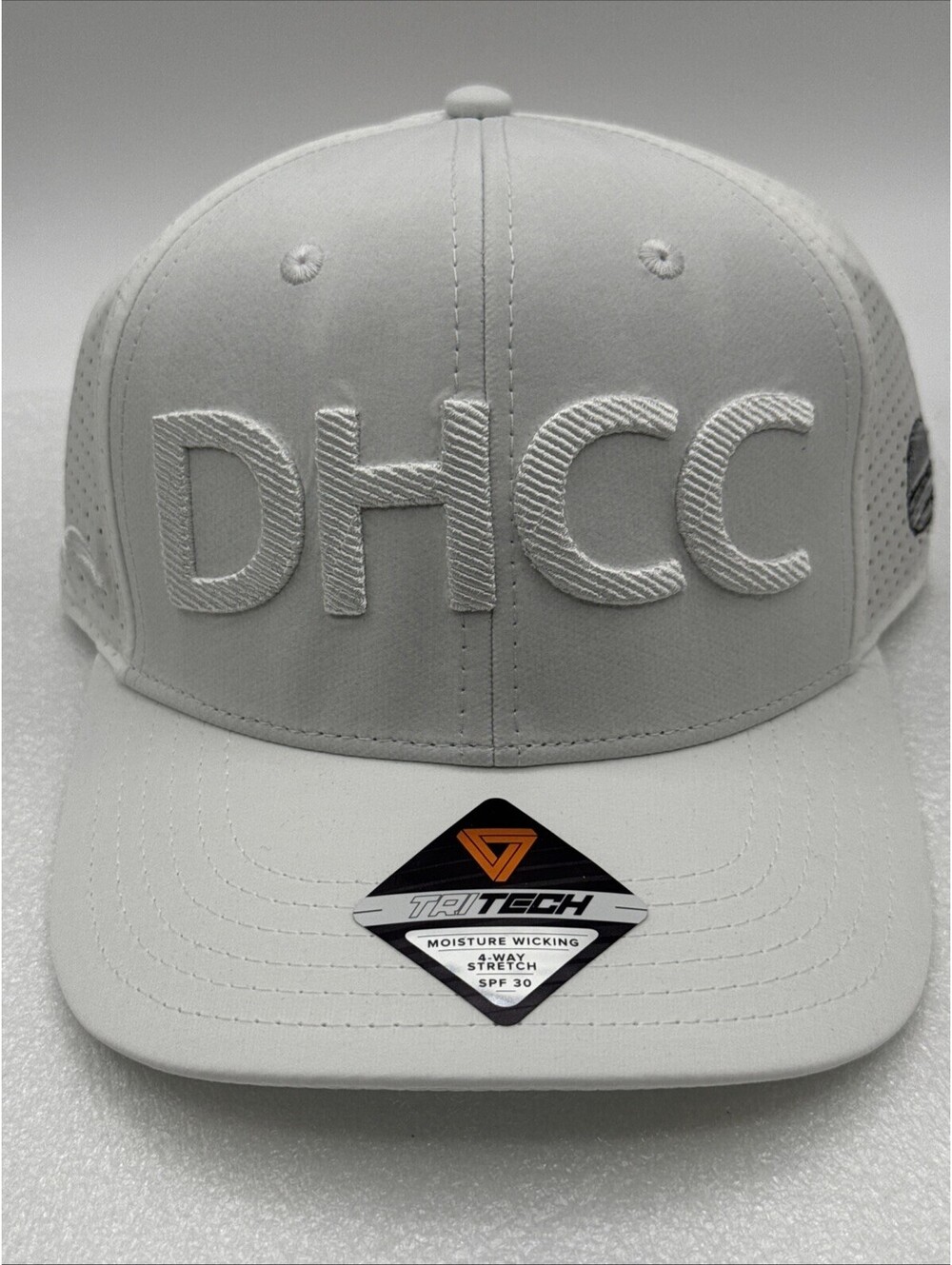 NWT Pukka White DHCC Dutch Hollow Country Club Mesh Stretch Golf Cap Hat SPF30